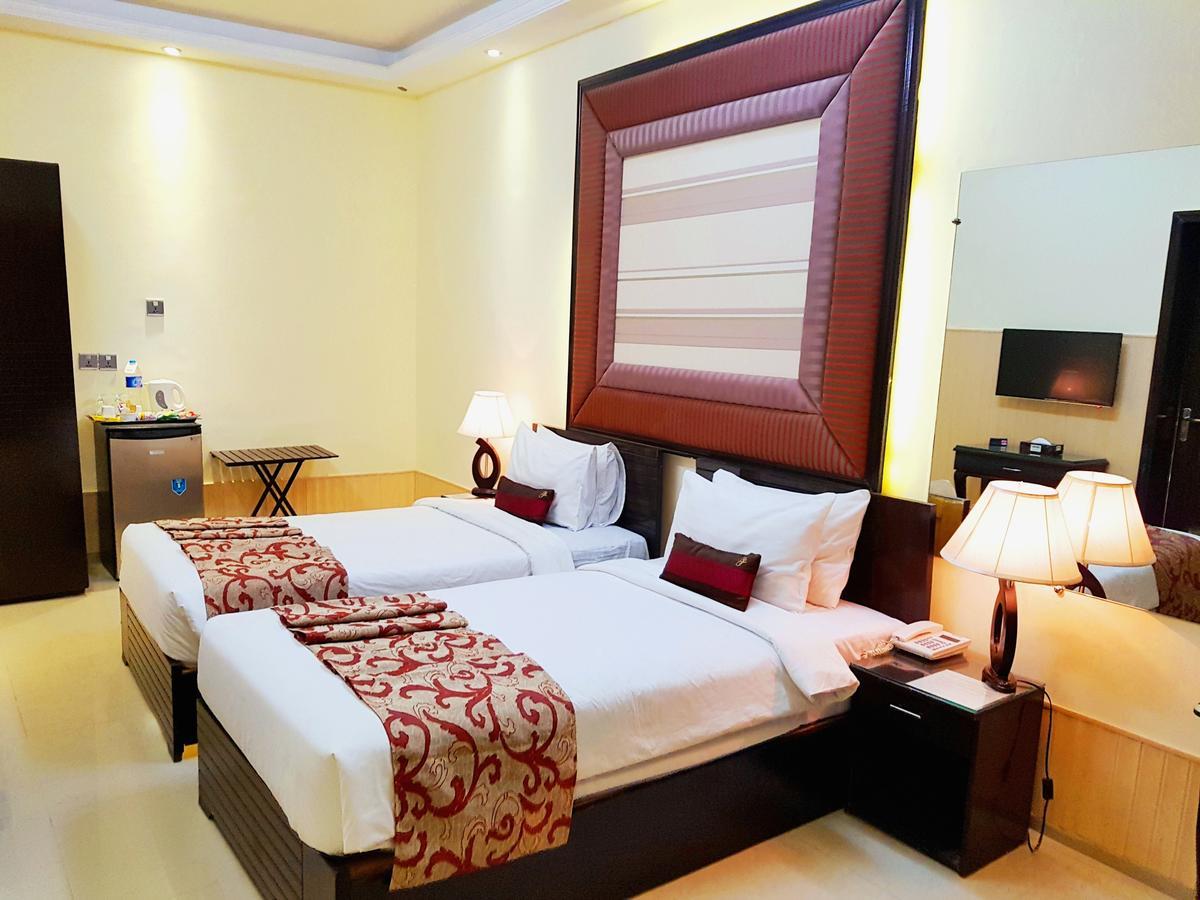 Grand Enclave Hotel Lahore Exterior foto